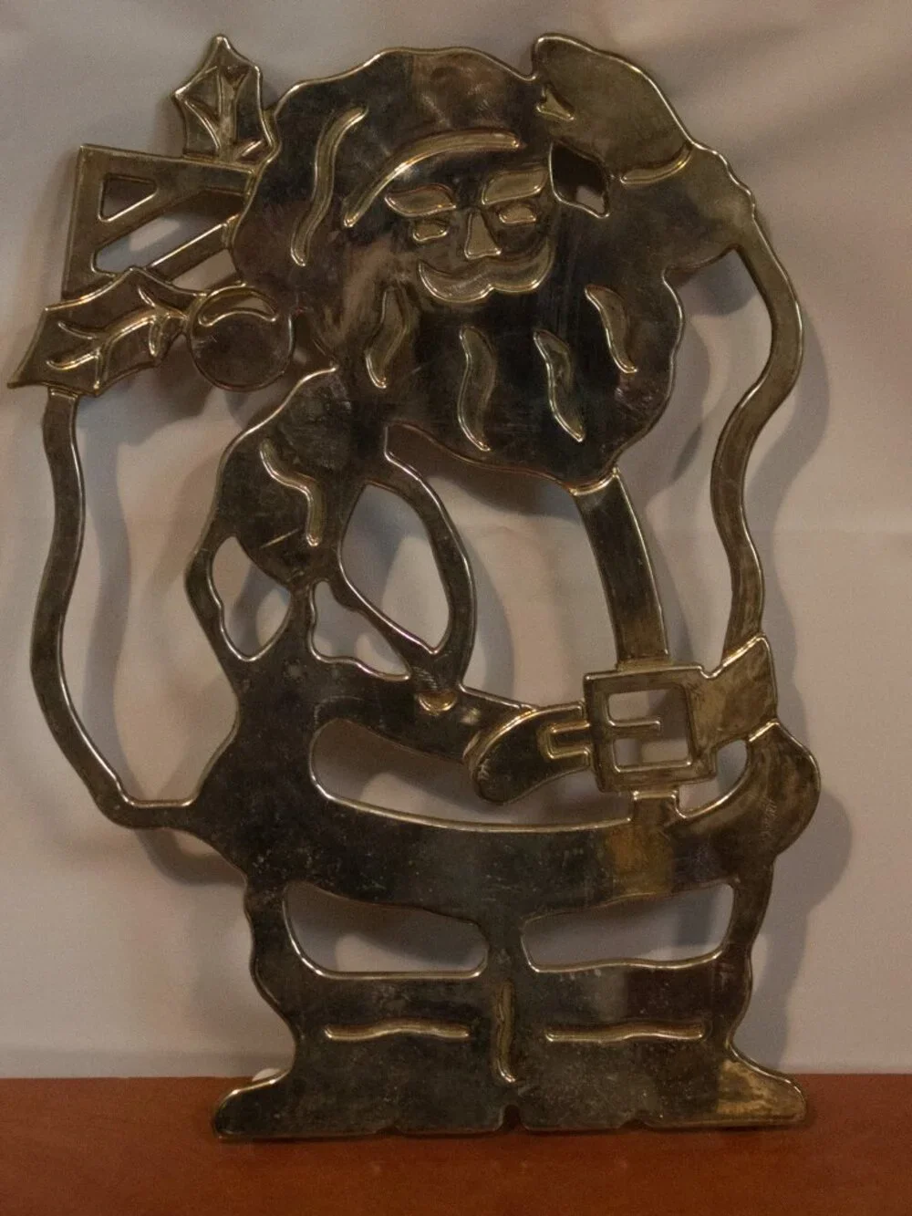 Set of 4 Silver Metal Christmas Trivets – Santa, Tree, Wreath – Footed Decor